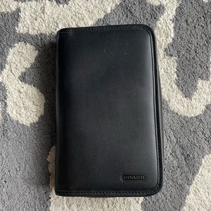 Coach travel organizer